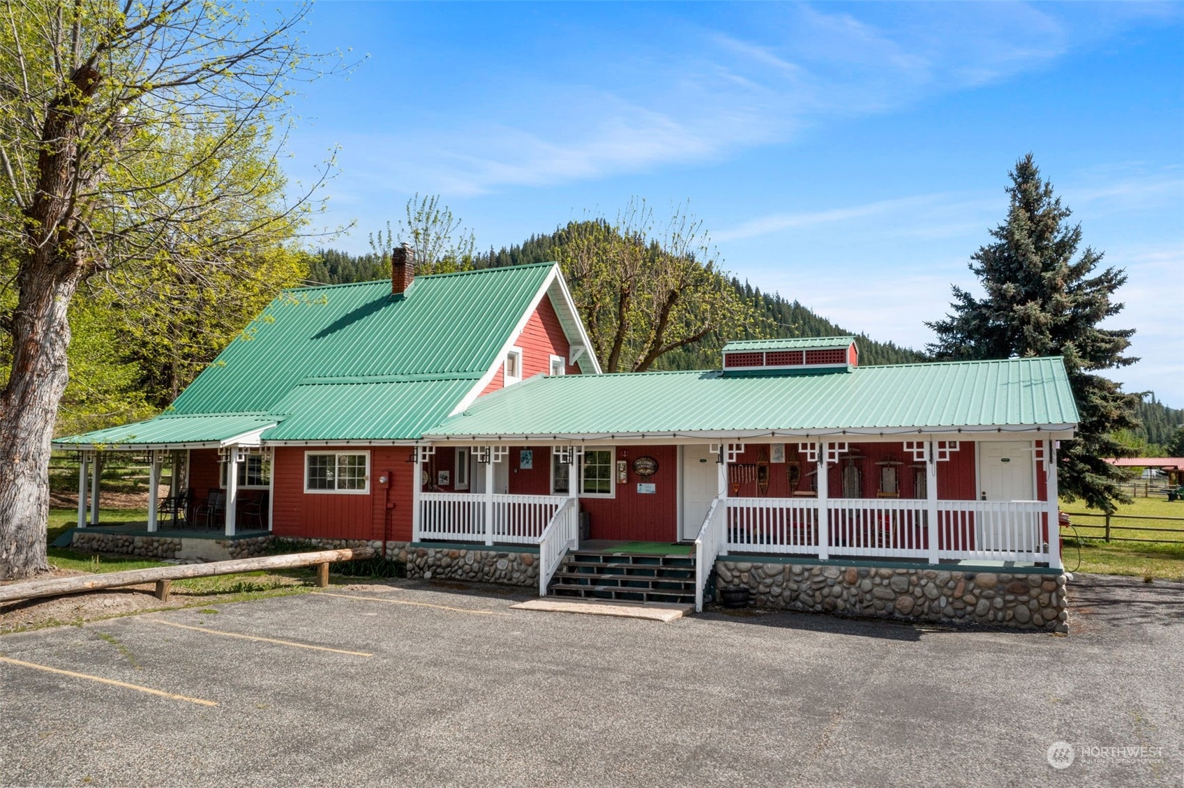 main property photo 7