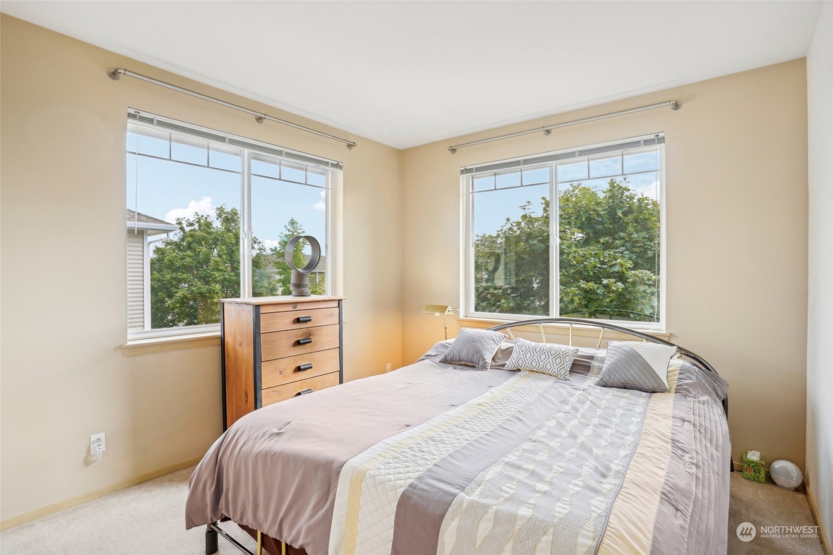 property viewer photo 14