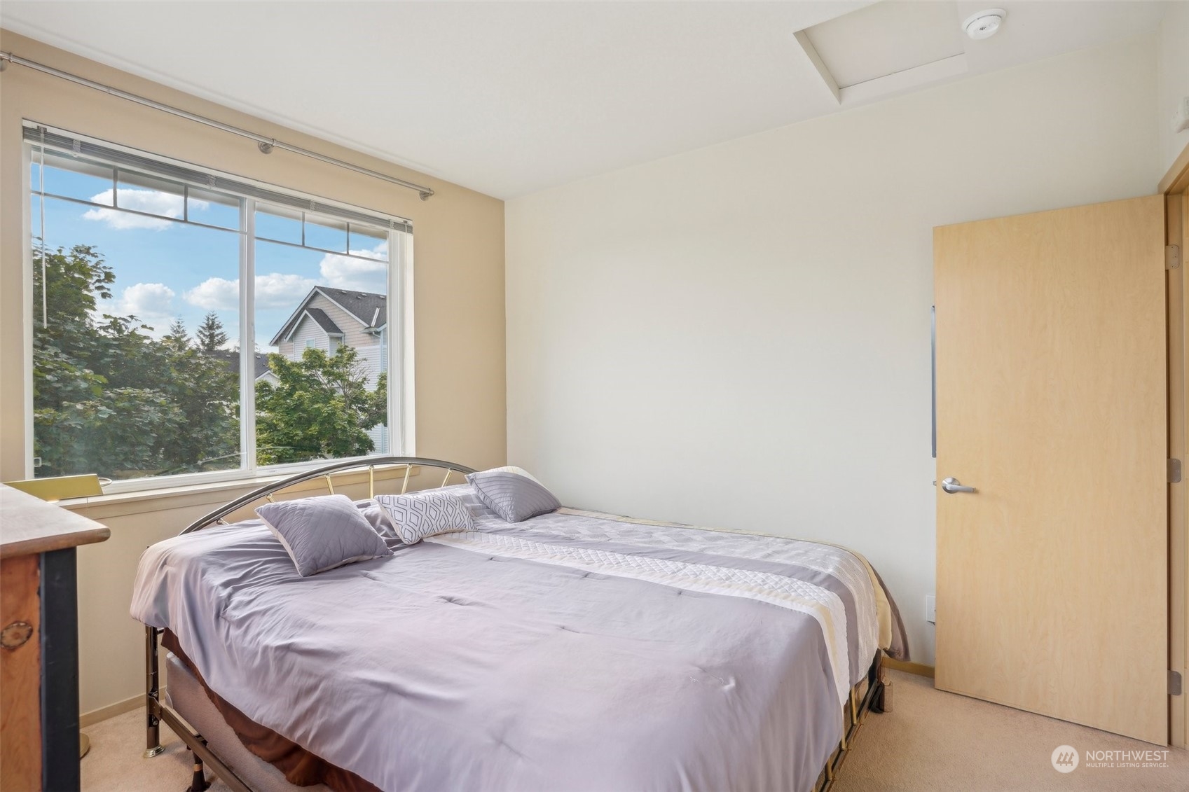 property viewer photo 15