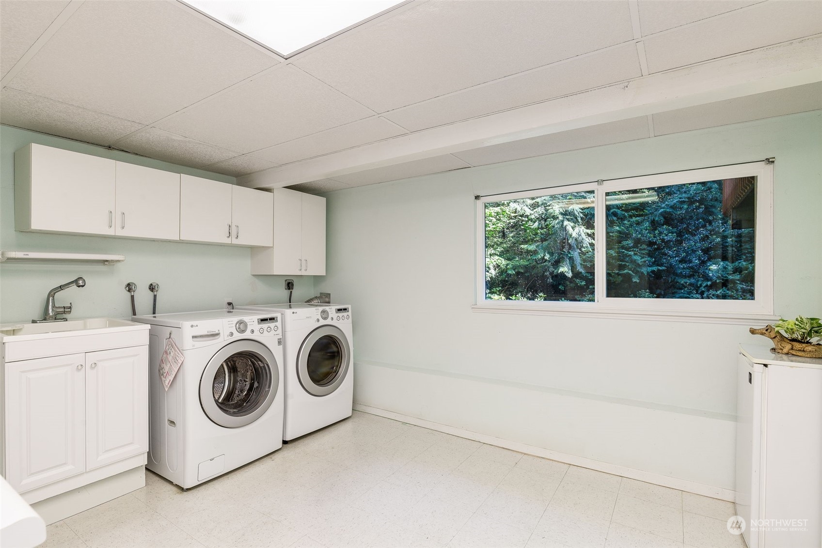 property viewer photo 23