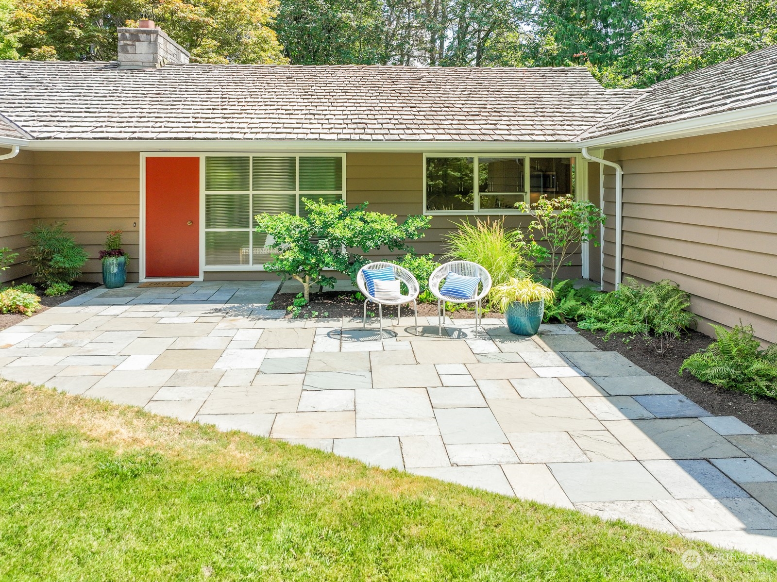 property viewer photo 1