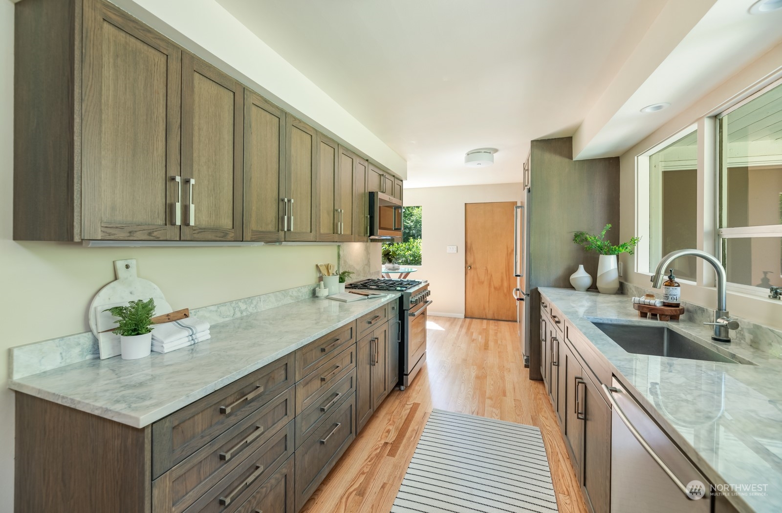 property viewer photo 10