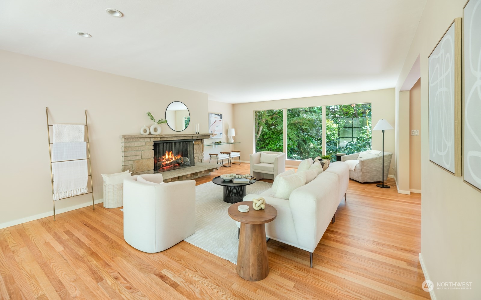 property viewer photo 3