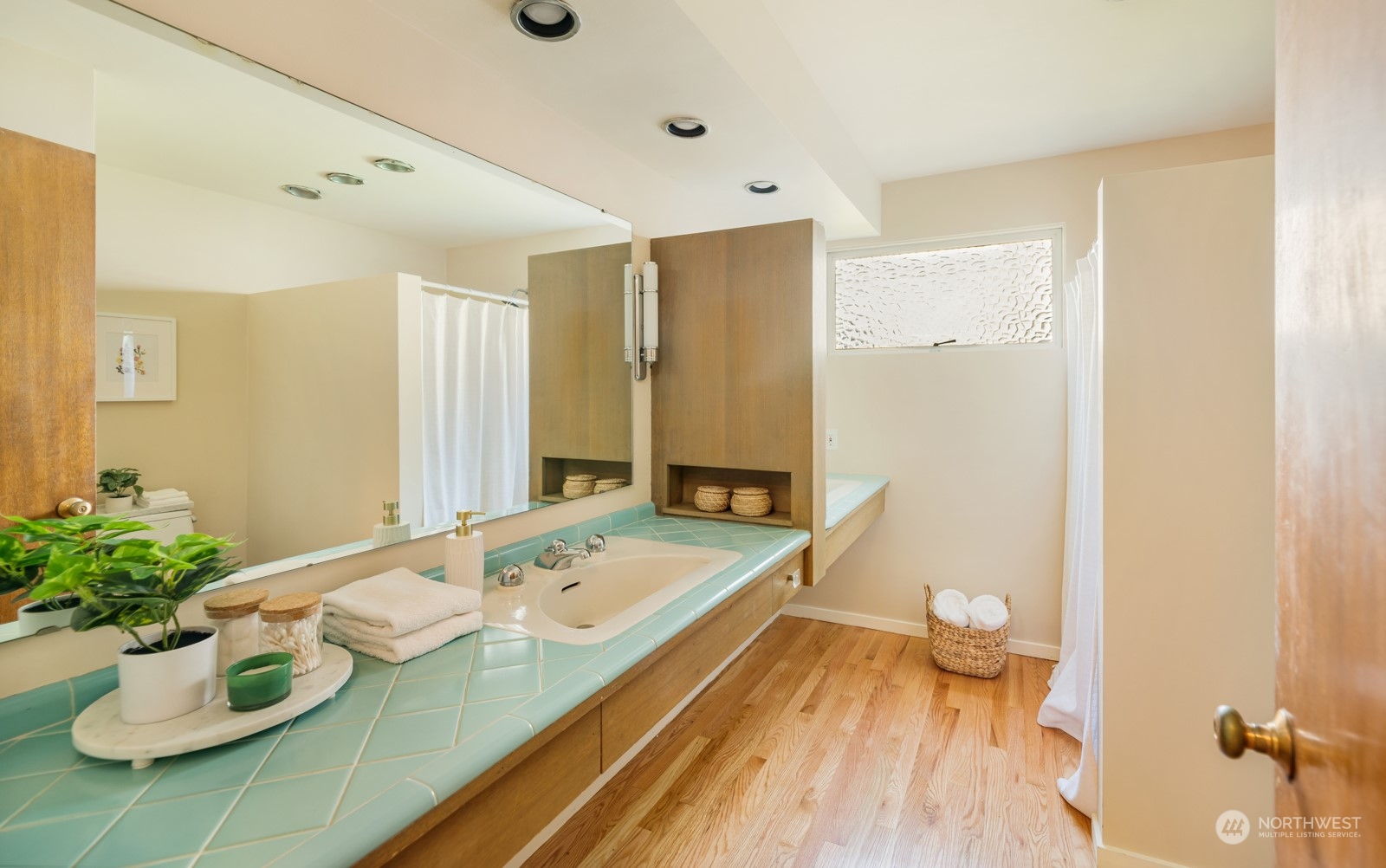 property viewer photo 6