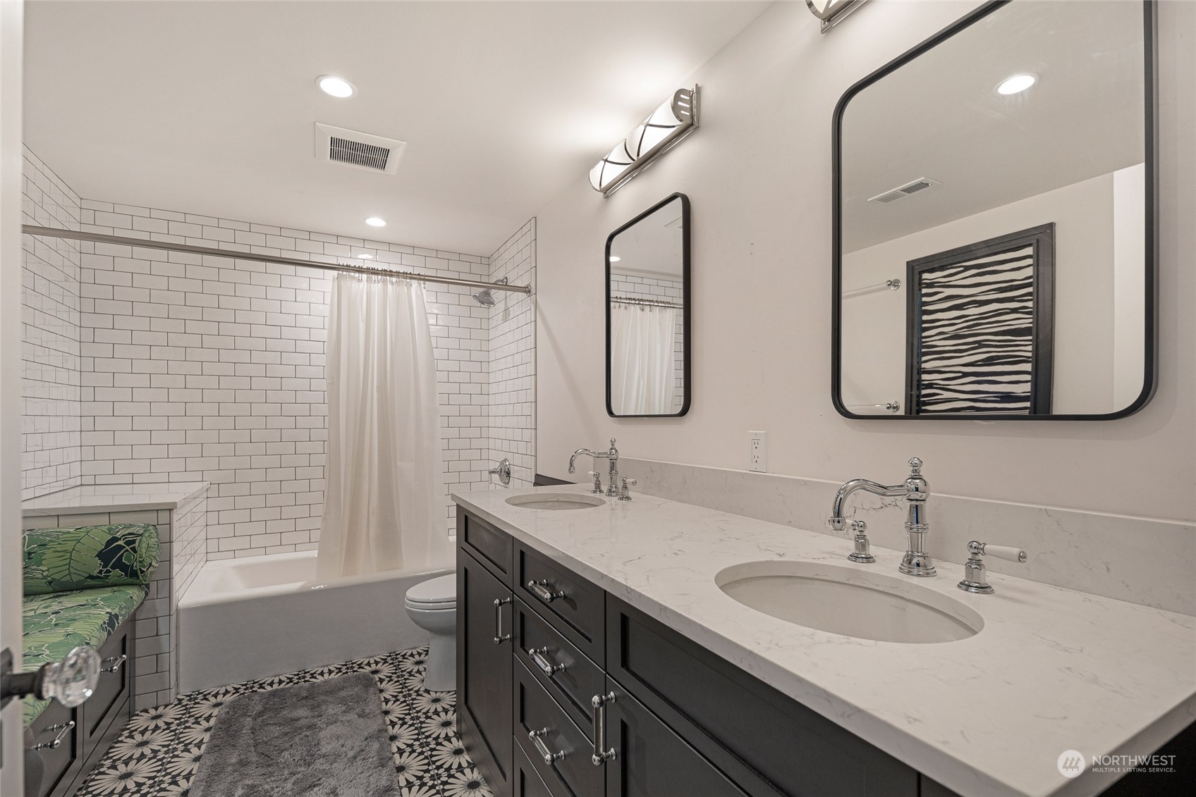property viewer photo 15