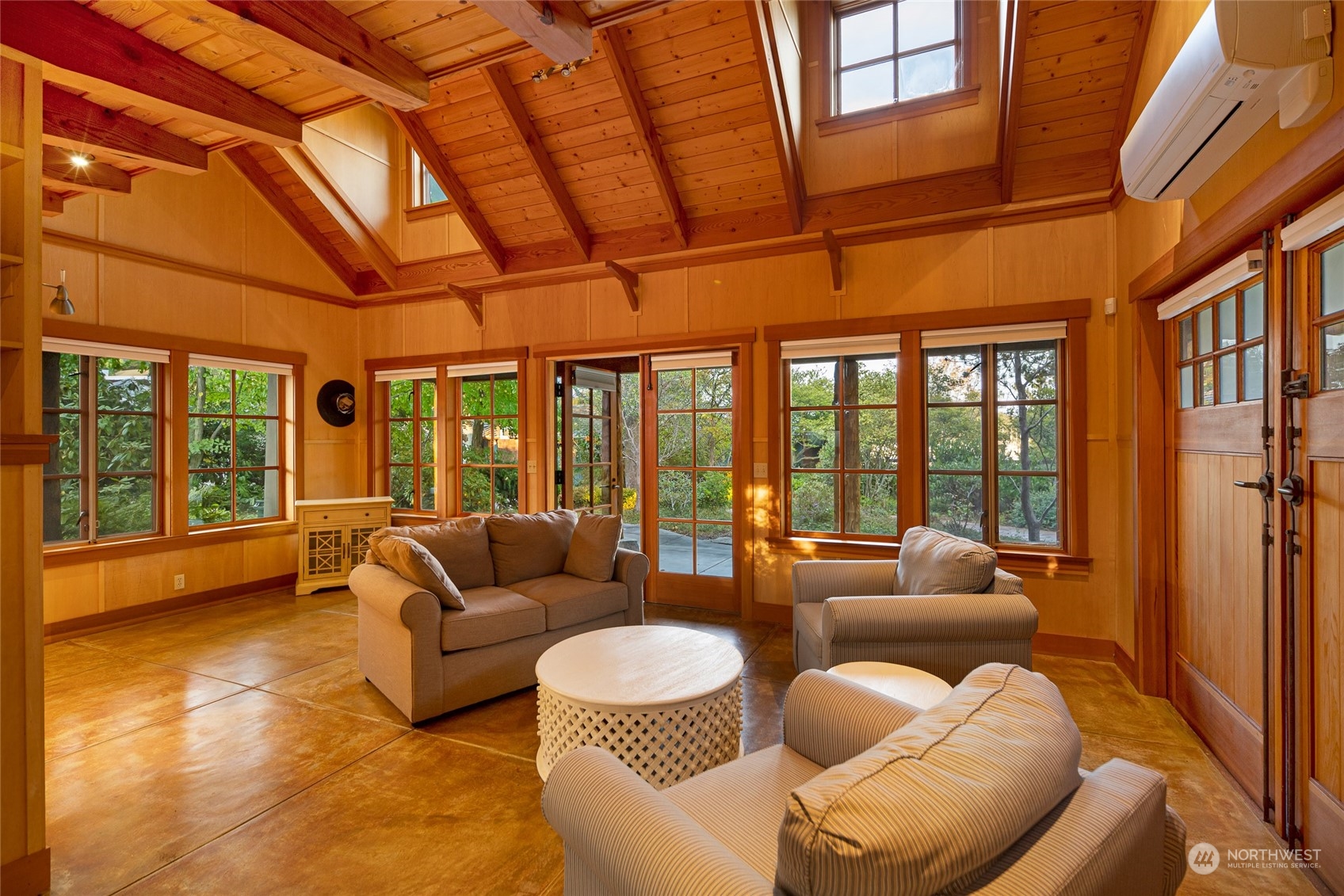 property viewer photo 25