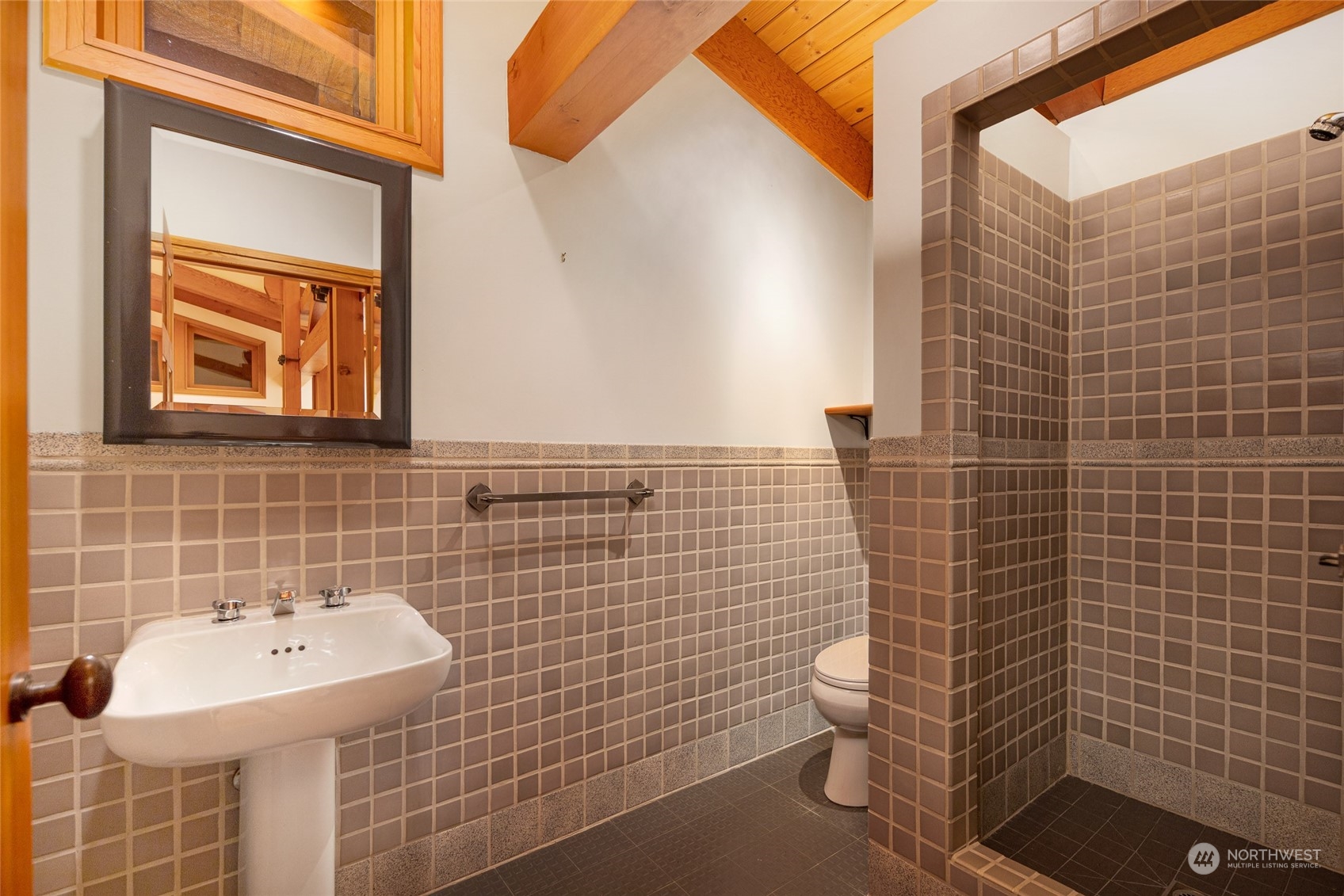 property viewer photo 35