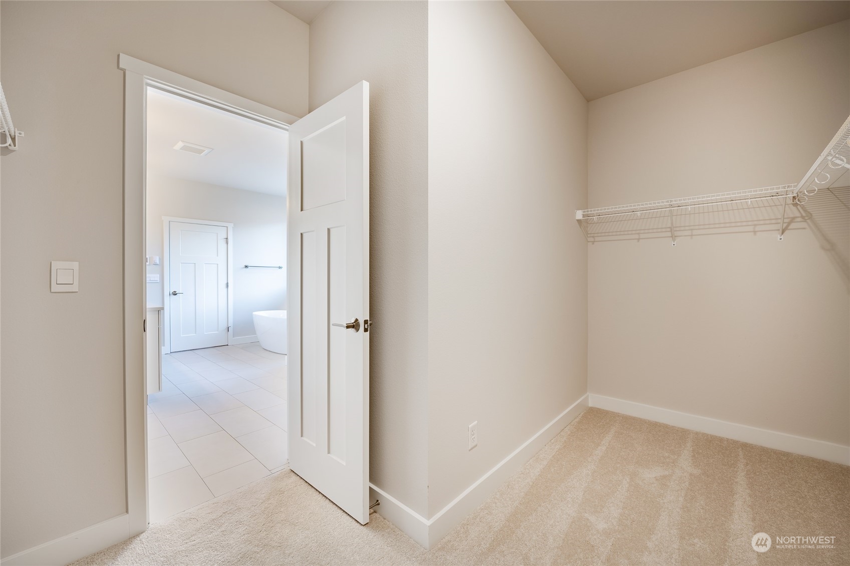 property viewer photo 17