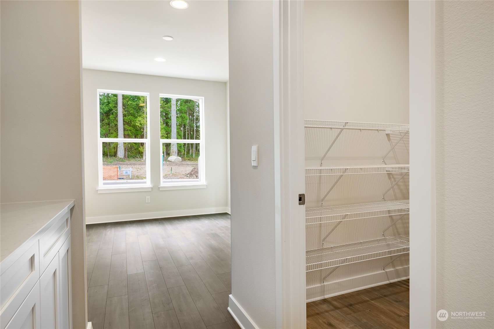 property viewer photo 18