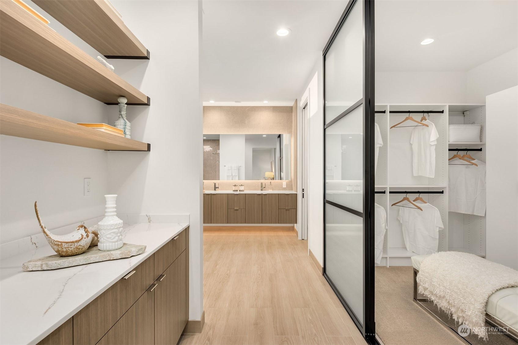 property viewer photo 20
