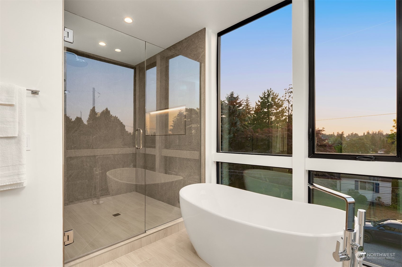property viewer photo 24