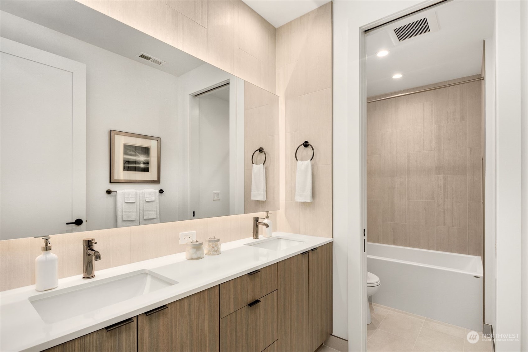 property viewer photo 27