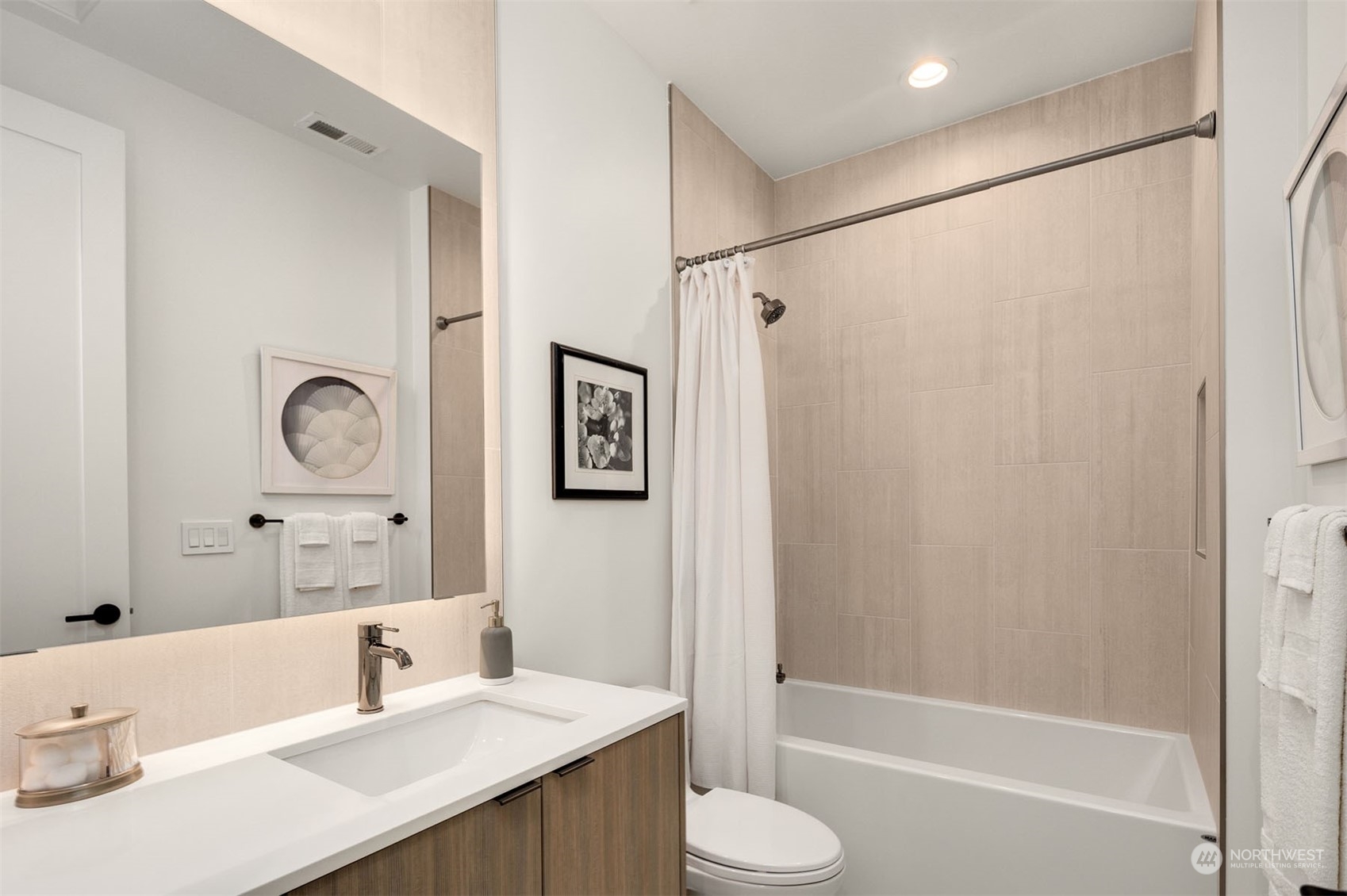 property viewer photo 30