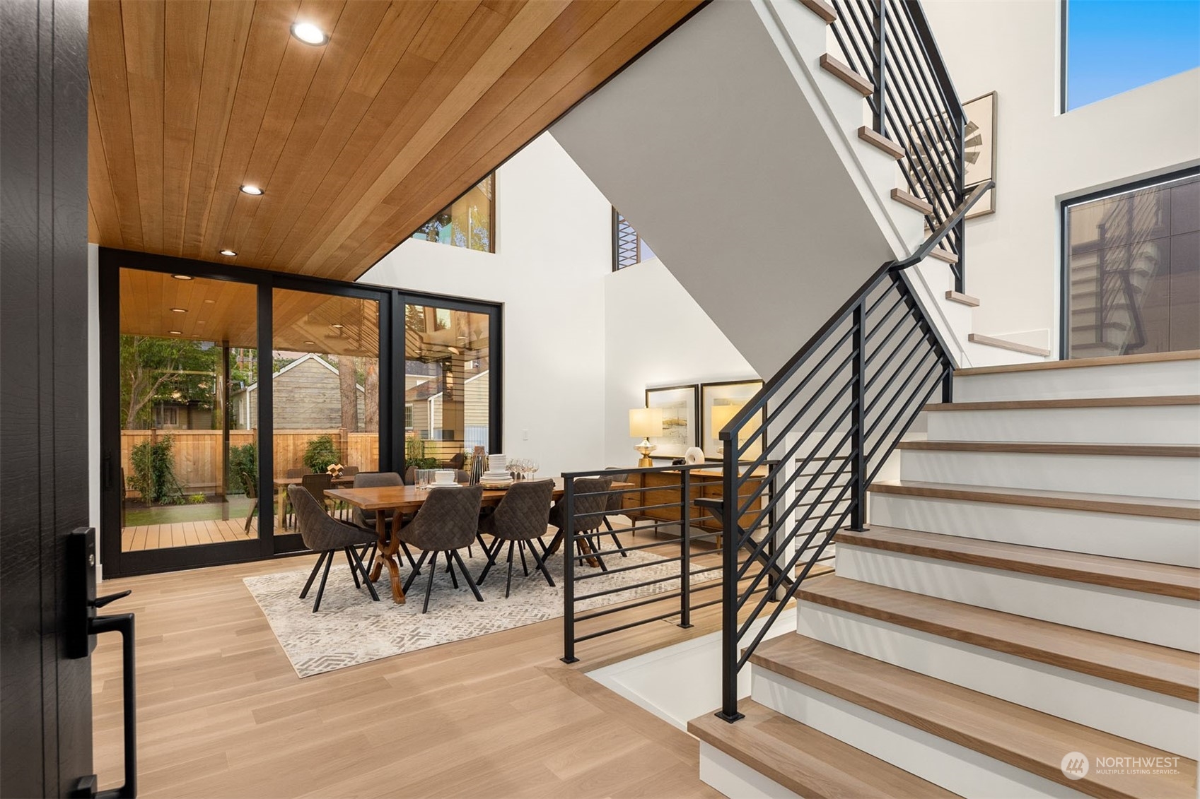 property viewer photo 5