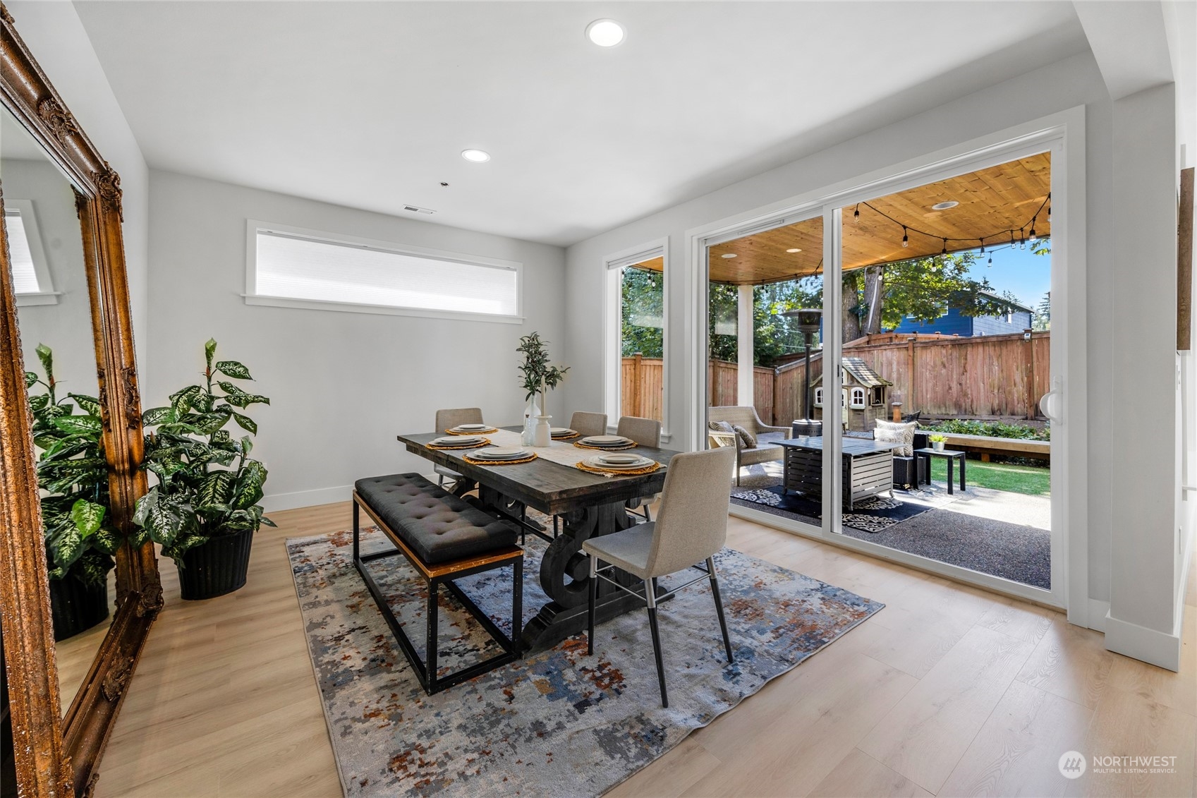 property viewer photo 6