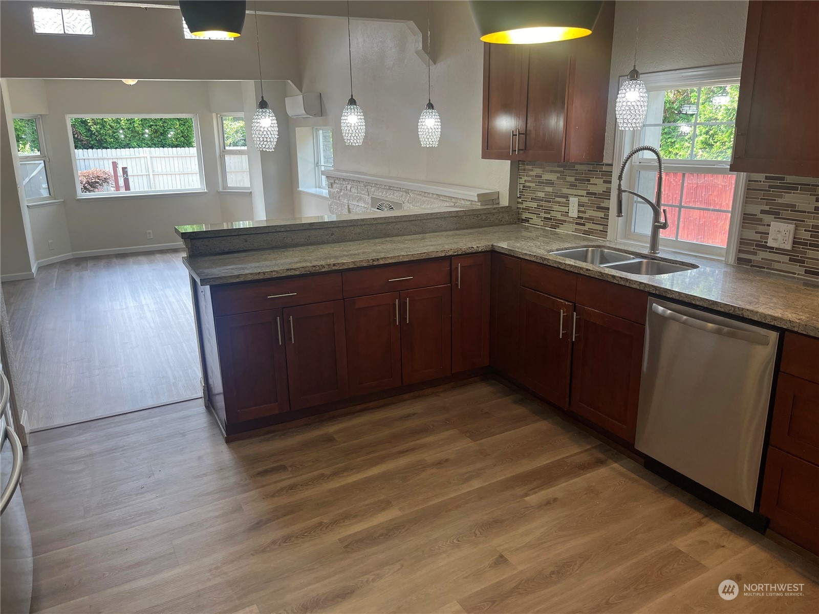property viewer photo 8
