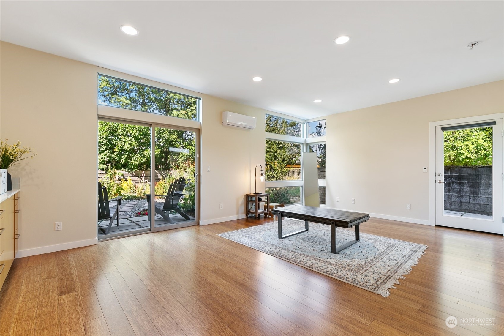 property viewer photo 16