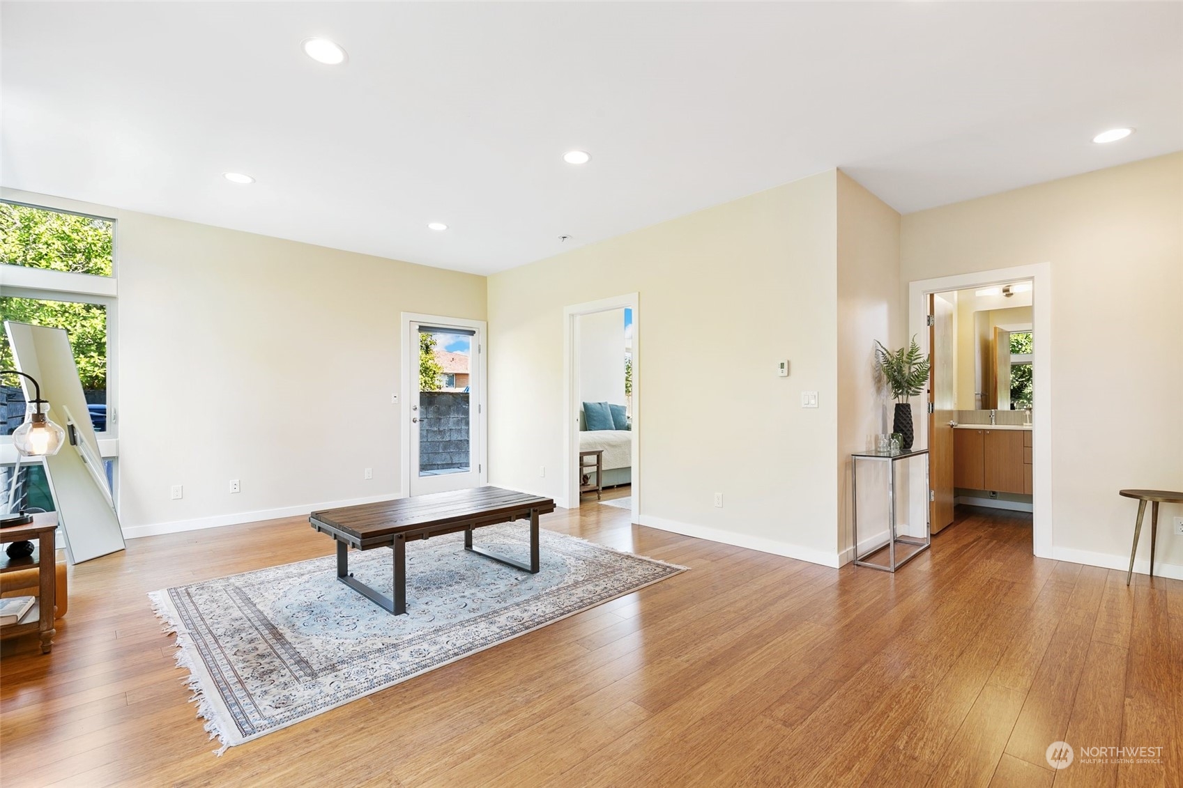 property viewer photo 18
