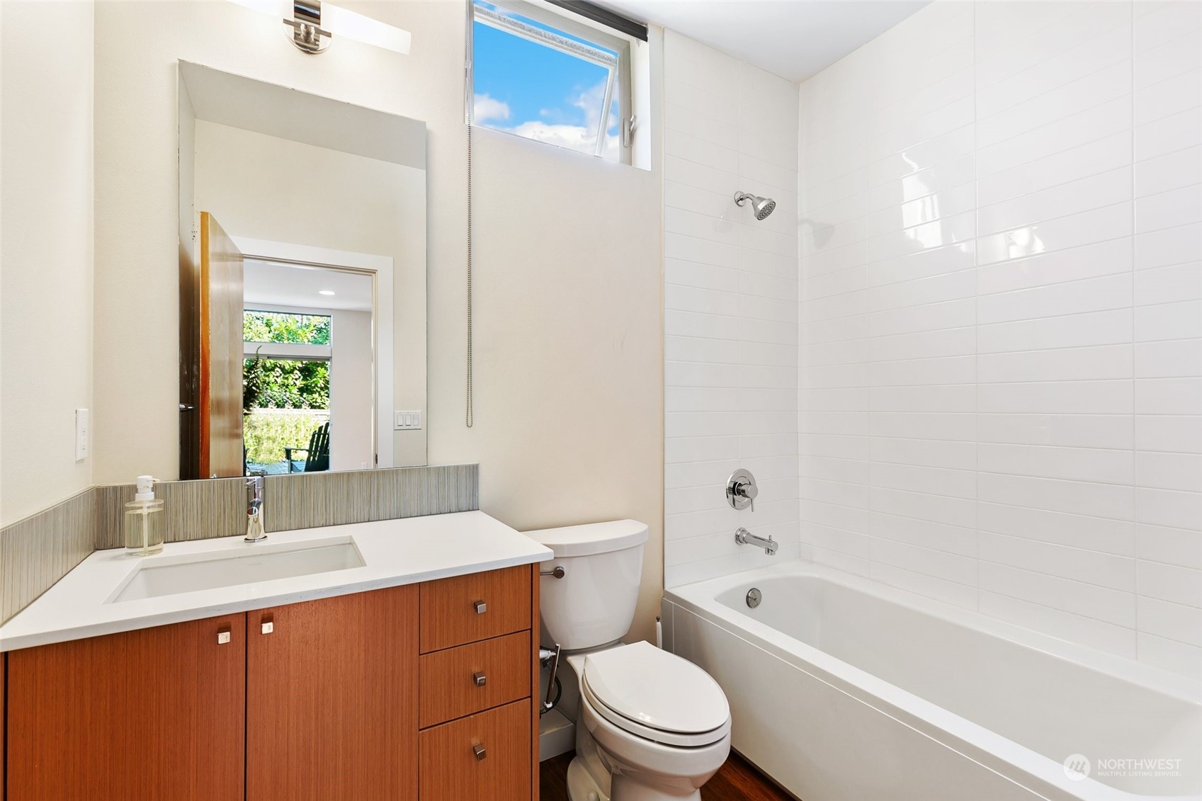 property viewer photo 22