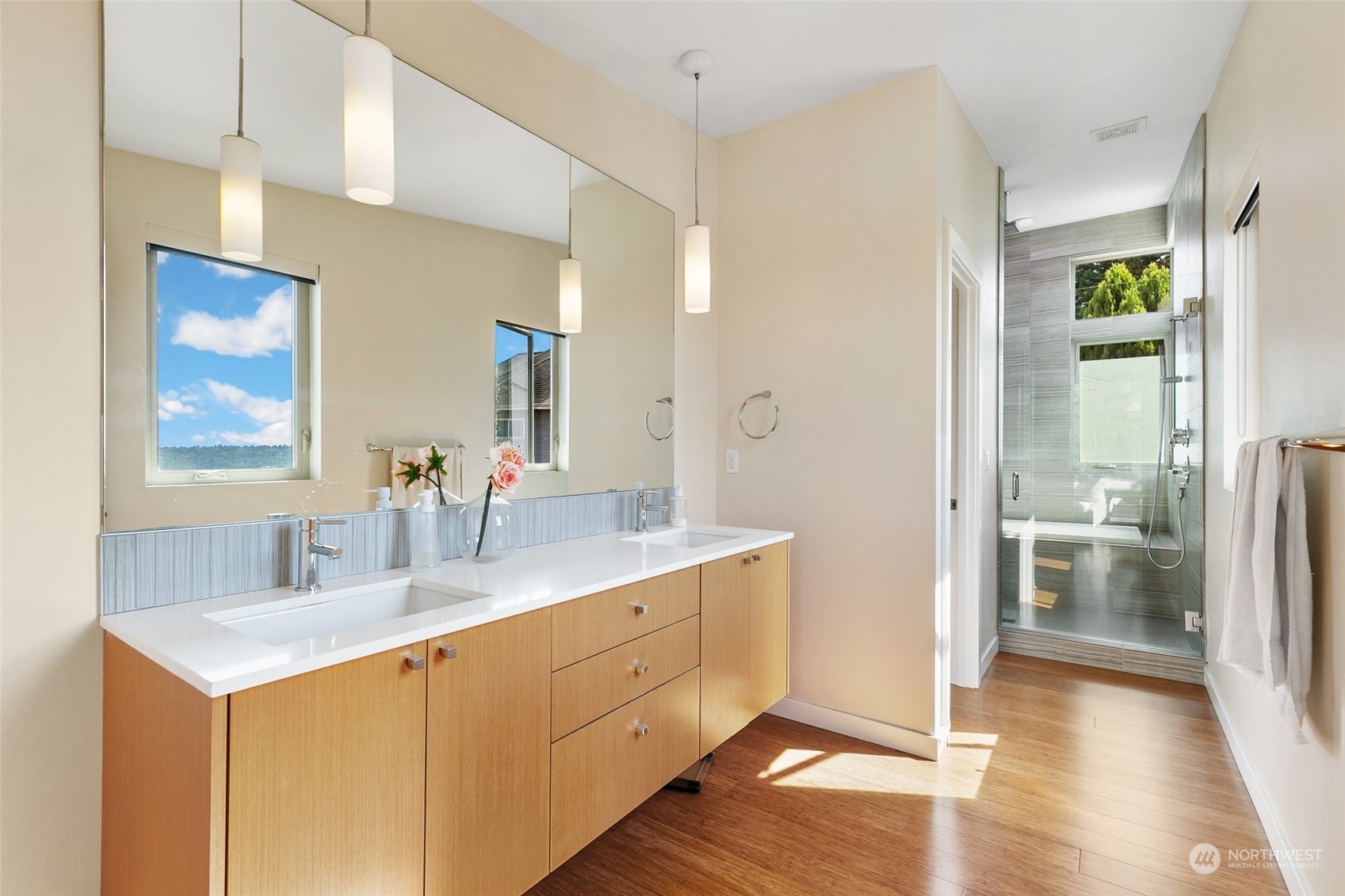 property viewer photo 30