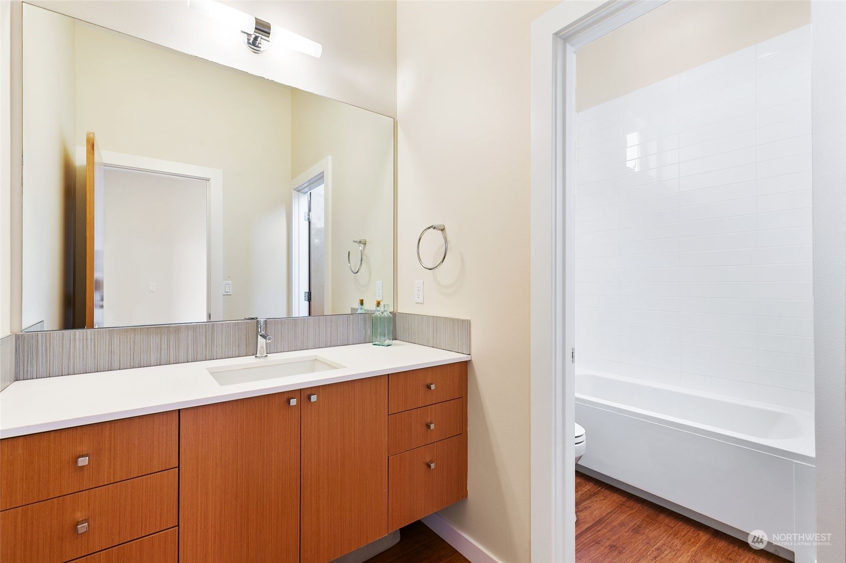 property viewer photo 33