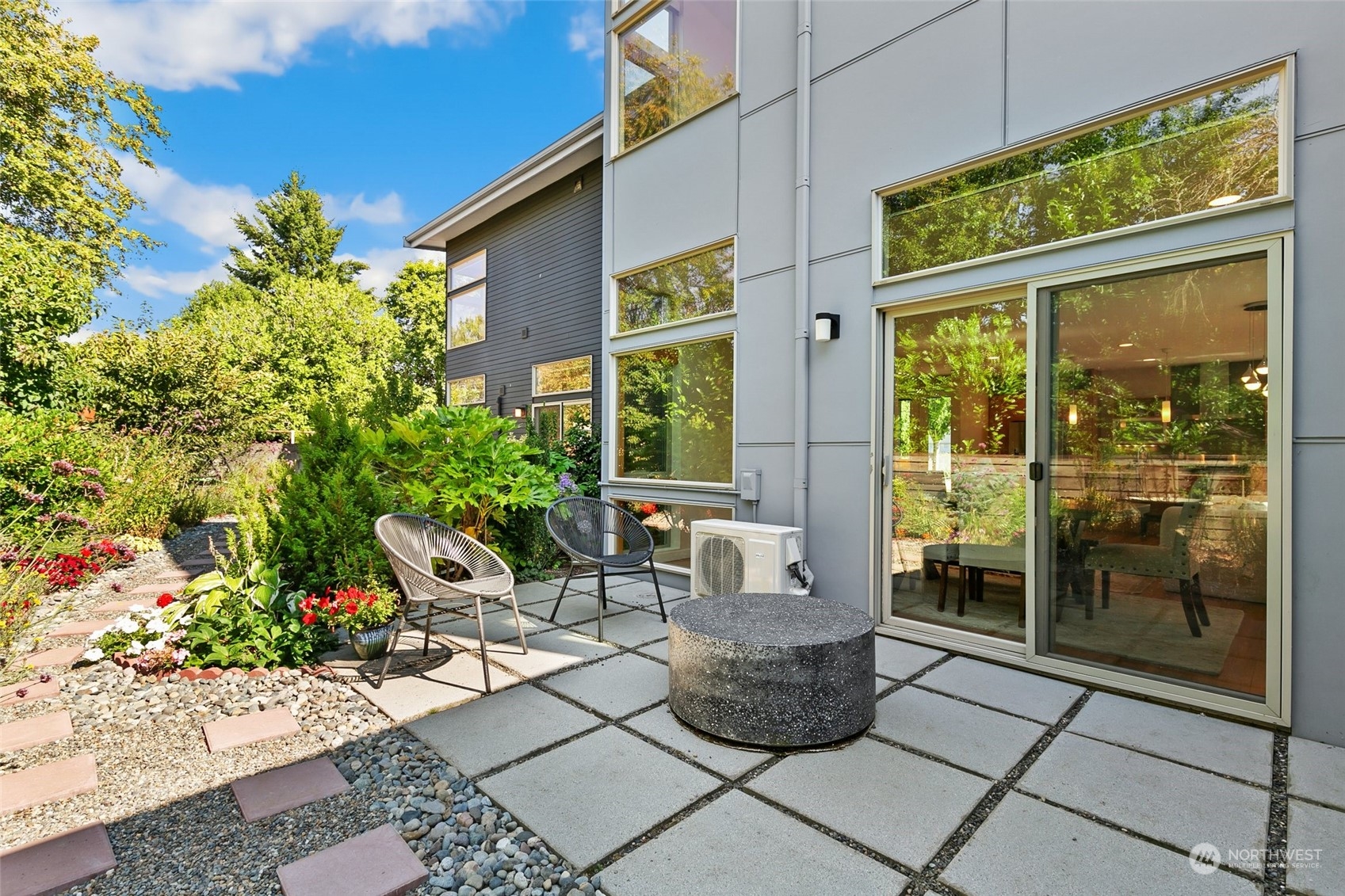 property viewer photo 35