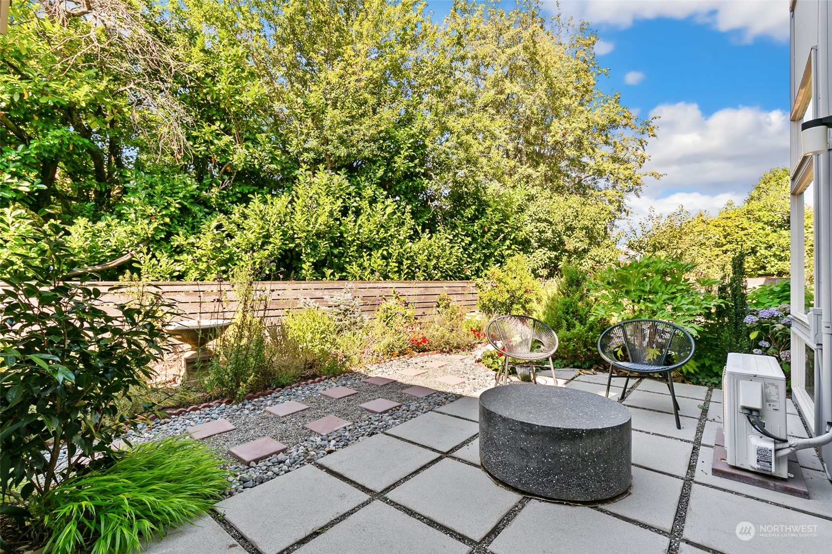 property viewer photo 36