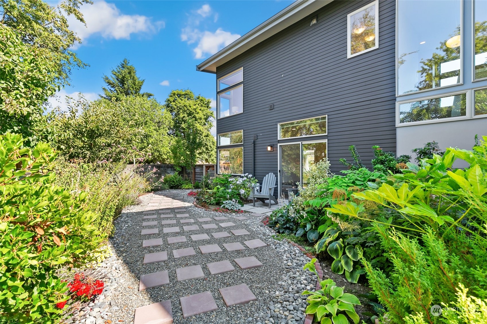property viewer photo 38