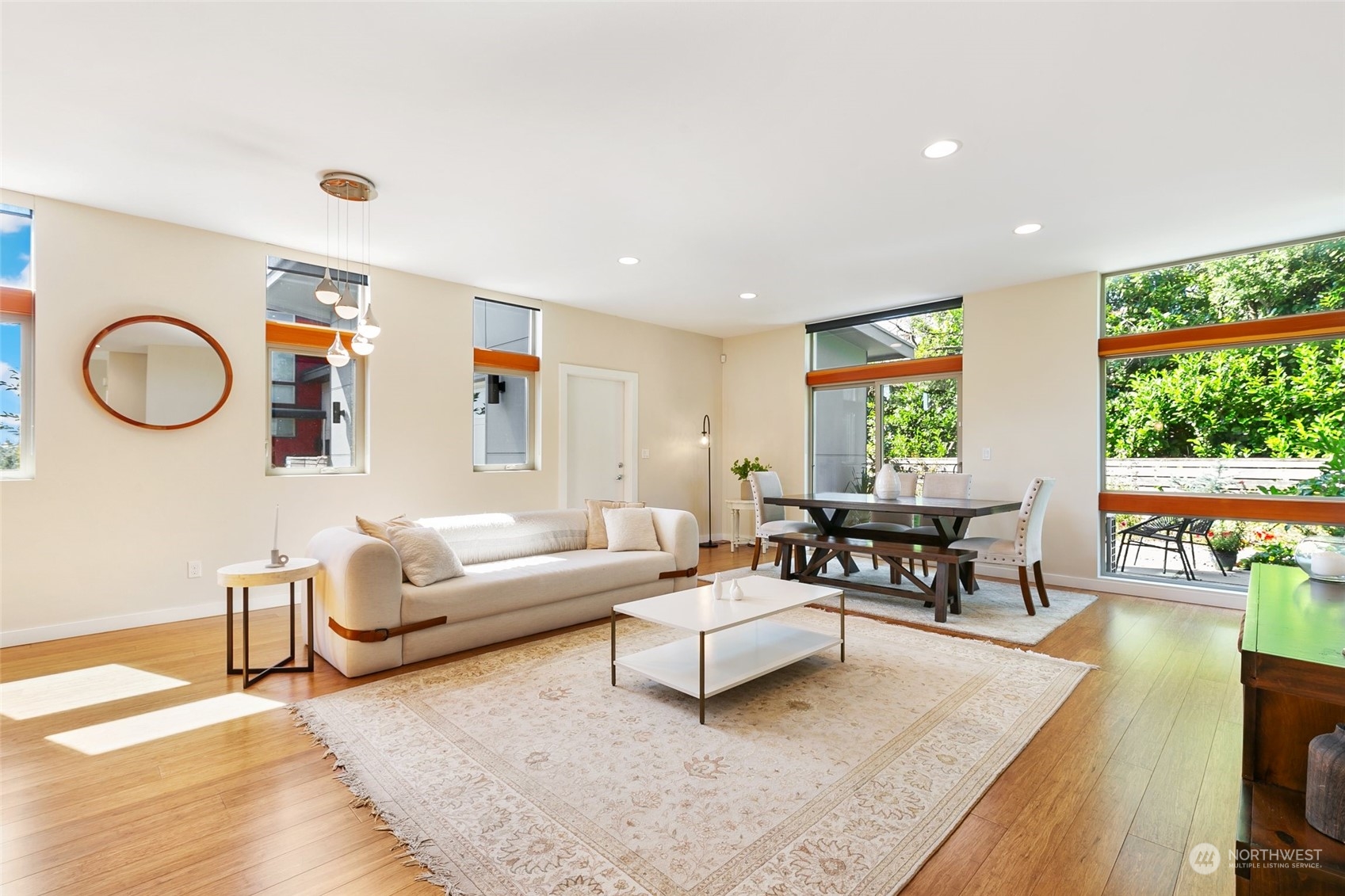 property viewer photo 6