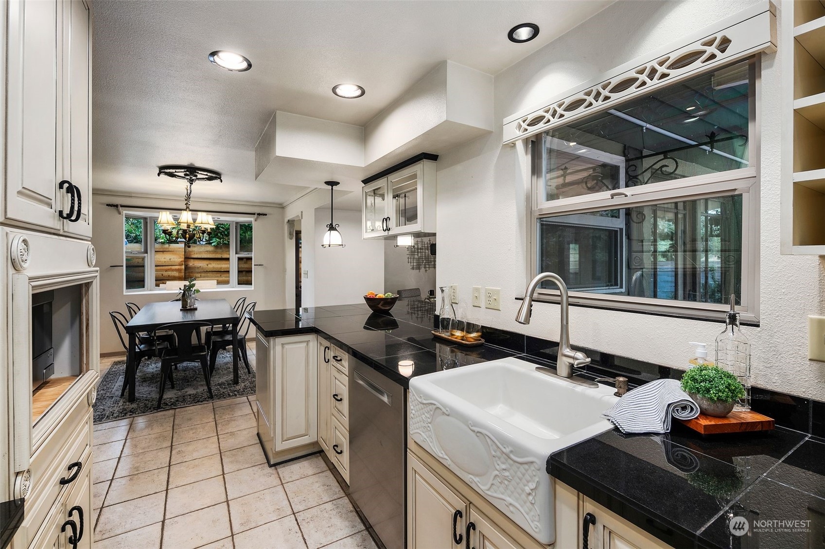 property viewer photo 13