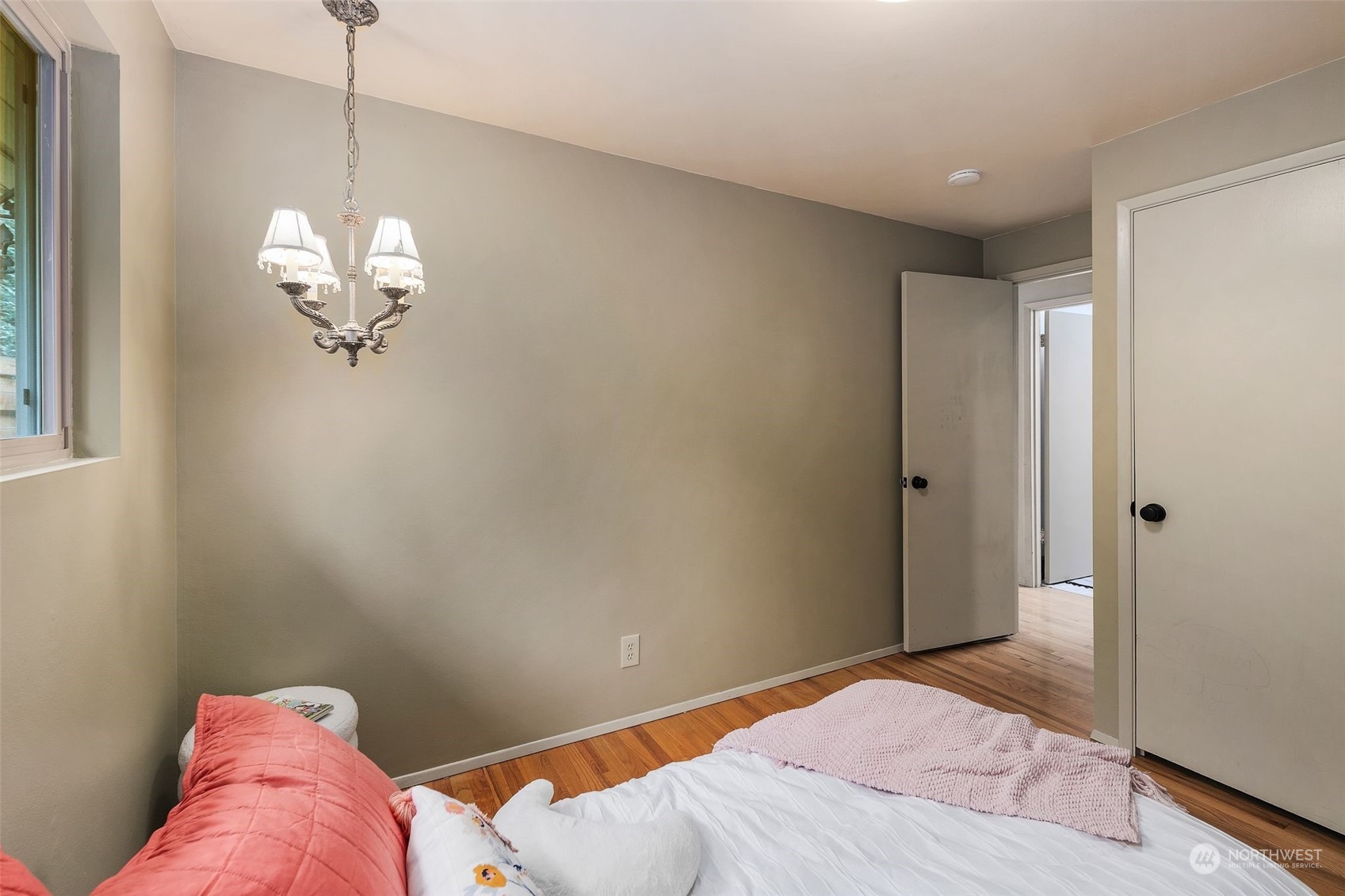 property viewer photo 19