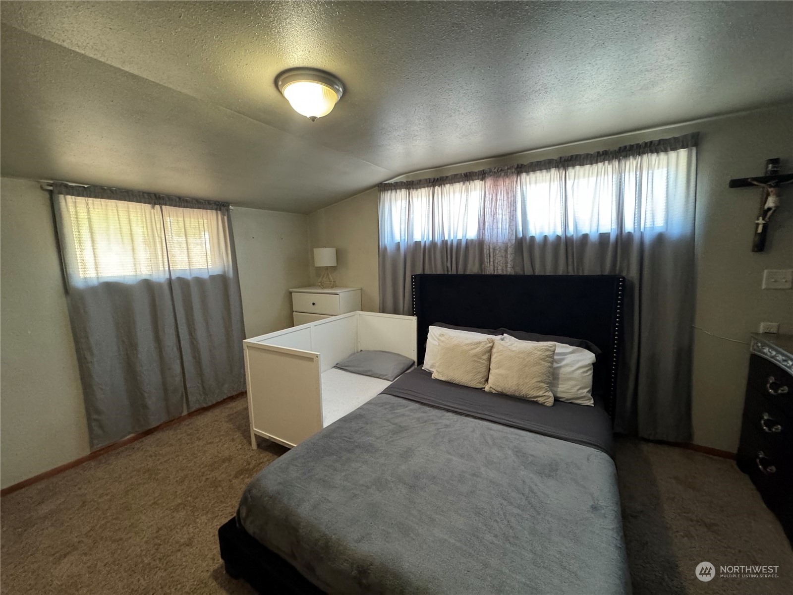 property viewer photo 12