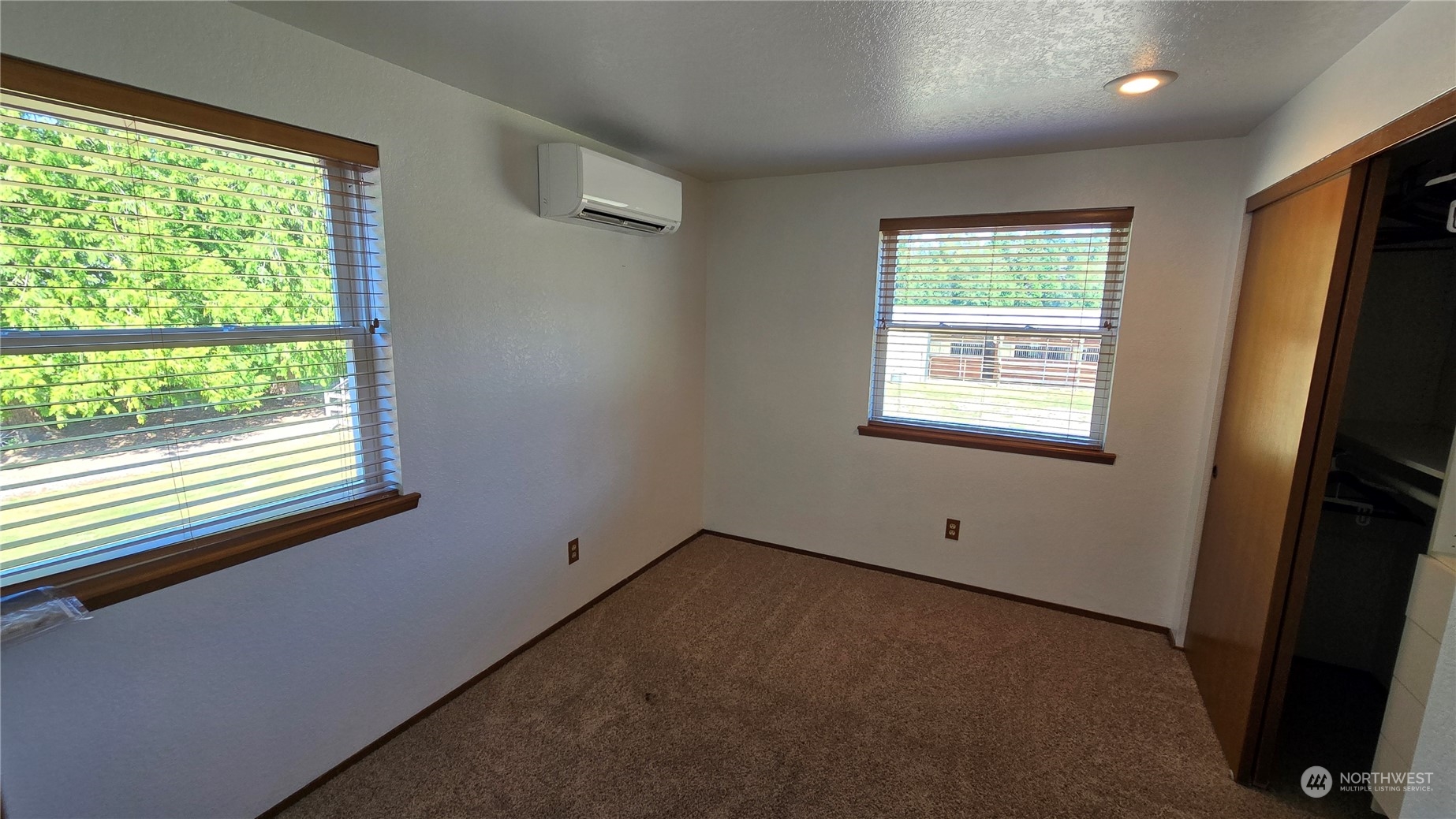 property viewer photo 9