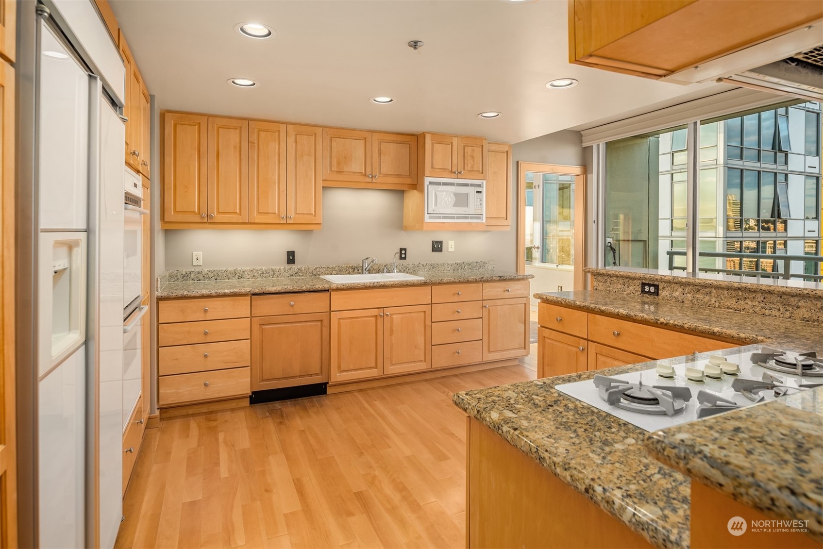 property viewer photo 10