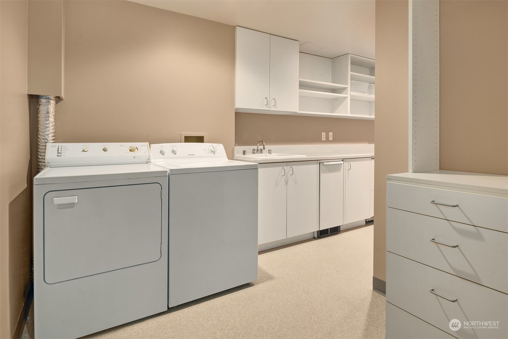 property viewer photo 26