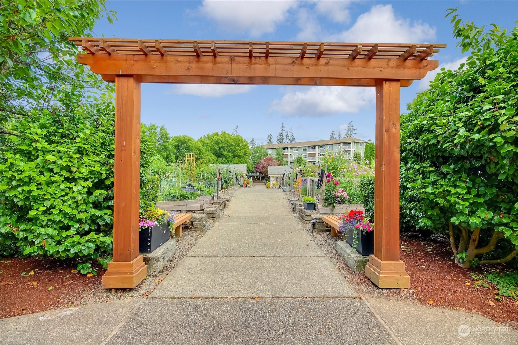 property viewer photo 24