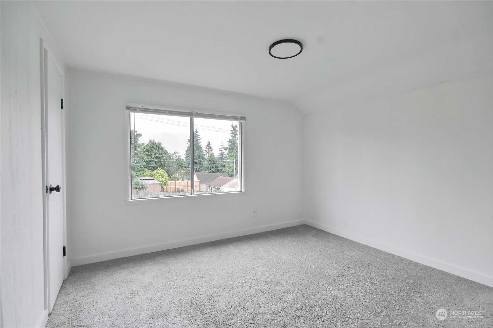 property viewer photo 13