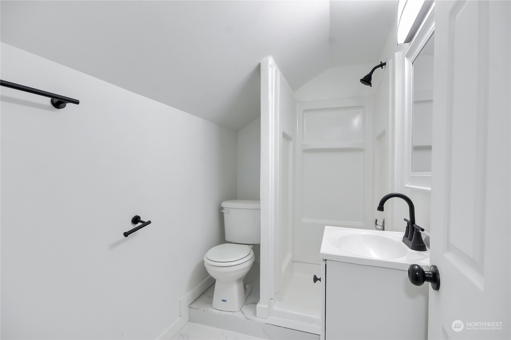 property viewer photo 15