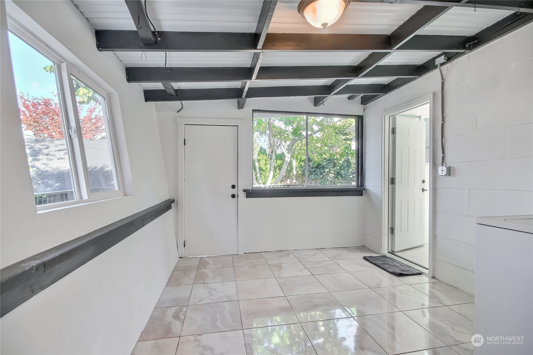 property viewer photo 26