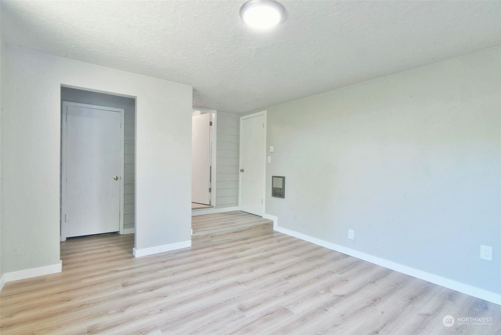 property viewer photo 15