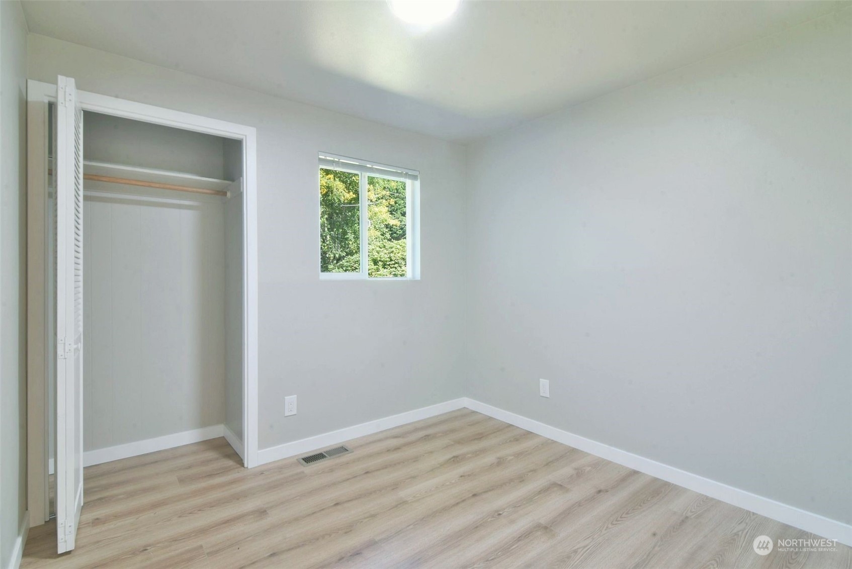 property viewer photo 20