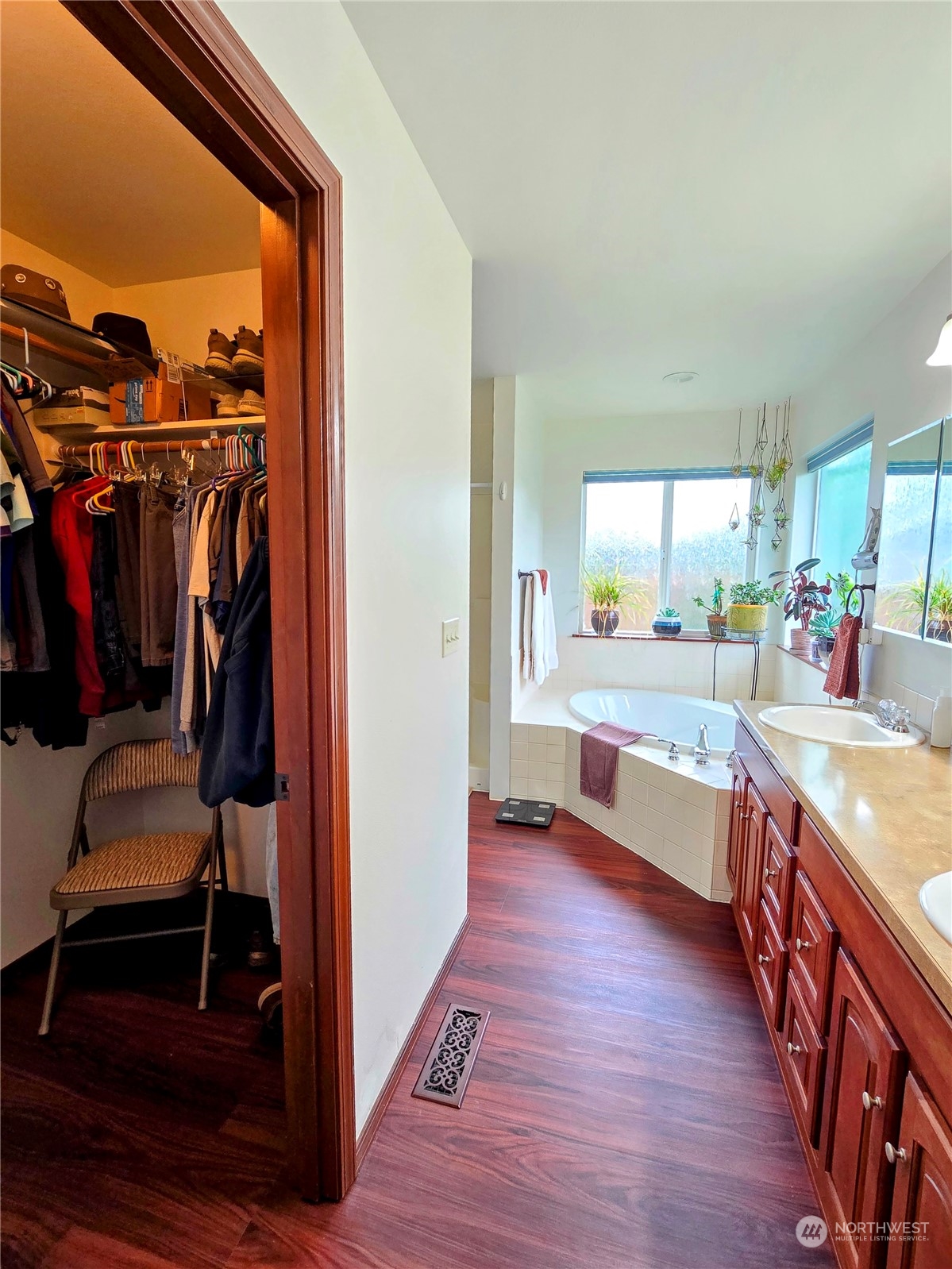 property viewer photo 11