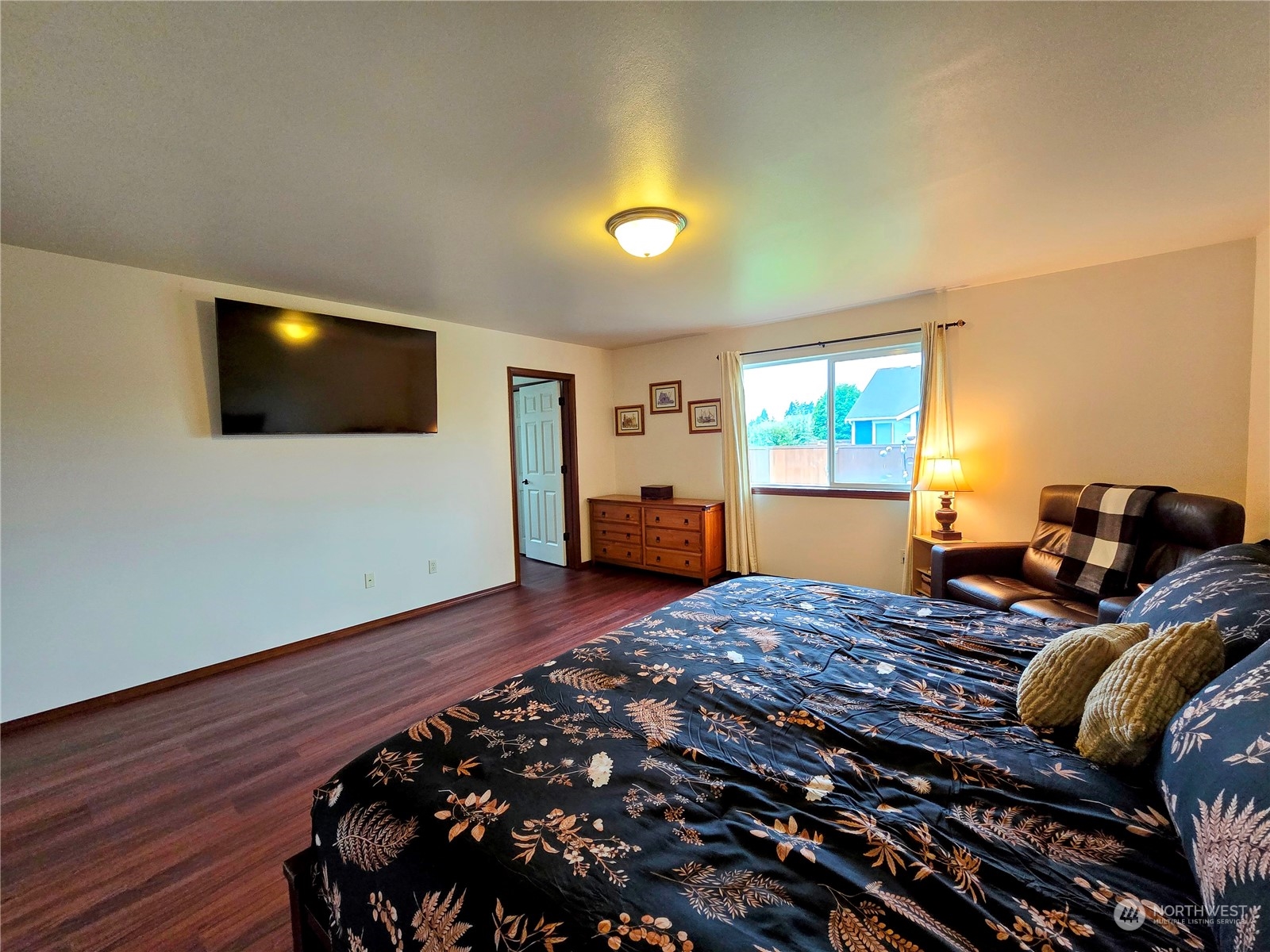 property viewer photo 9