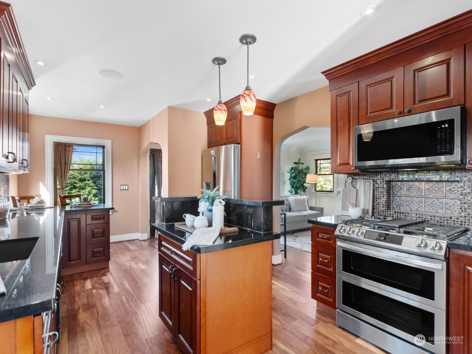 property viewer photo 16