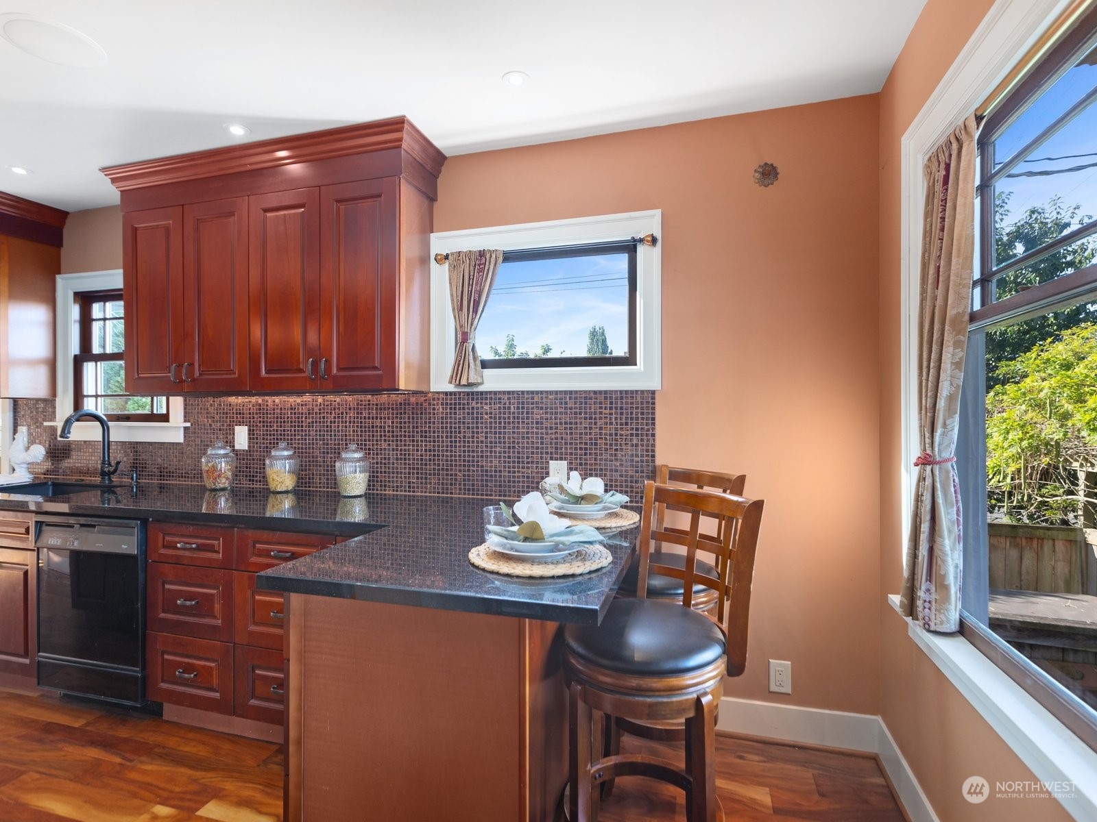 property viewer photo 9