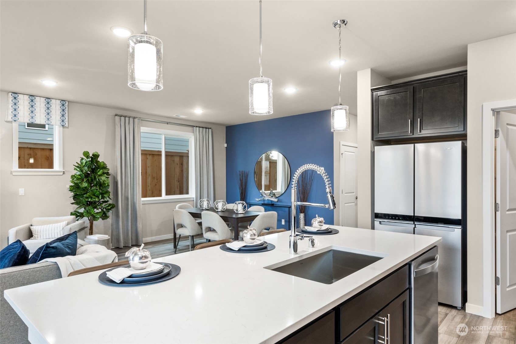 property viewer photo 16