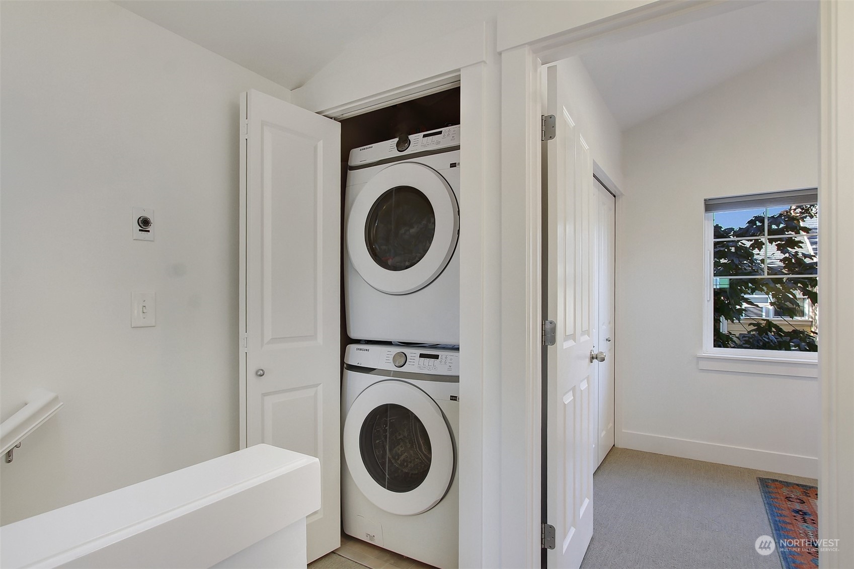 property viewer photo 13