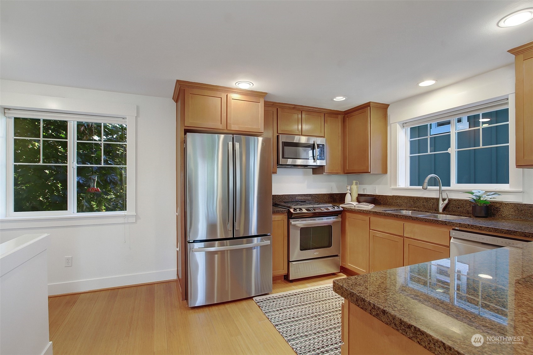 property viewer photo 2