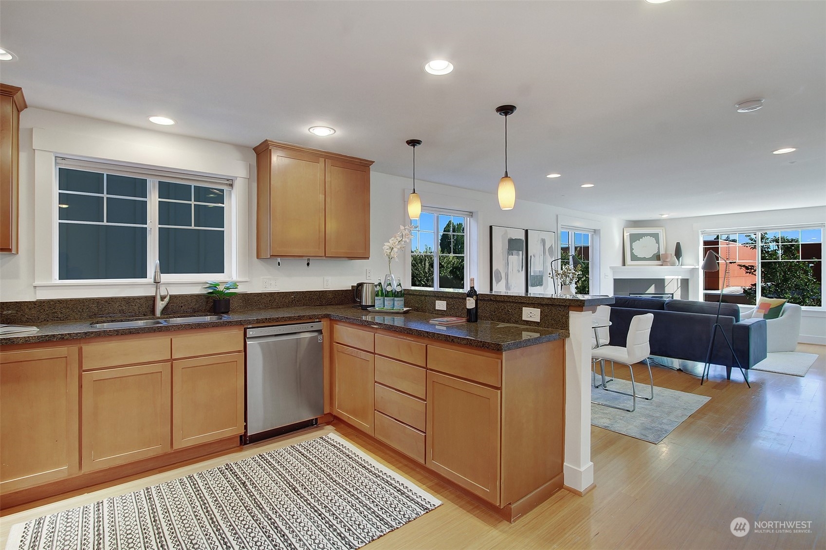 property viewer photo 4