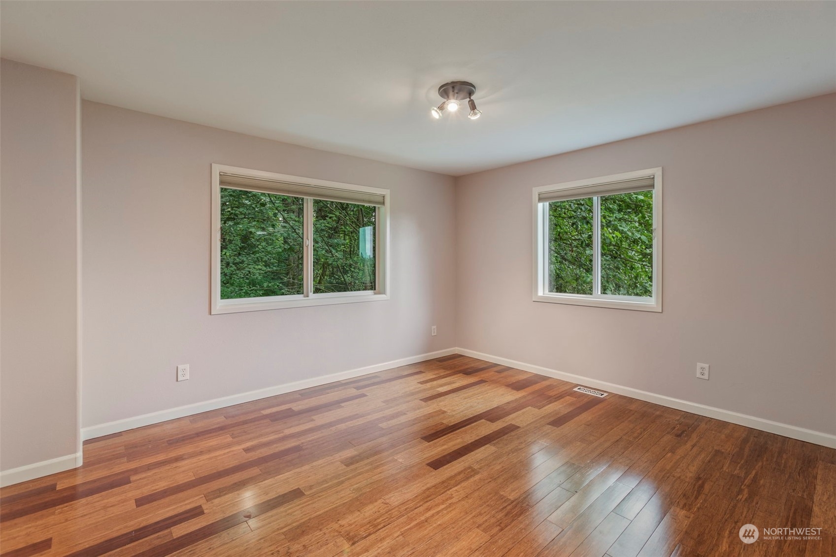 property viewer photo 25
